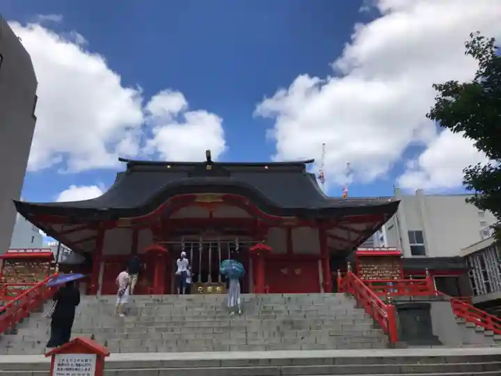 花園神社の本殿・本堂