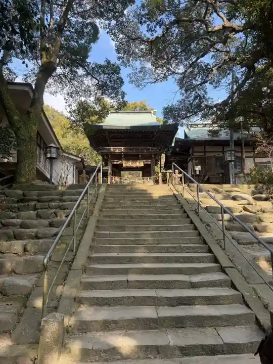 志賀海神社の{uncategorized: "未分類", other: "その他", undefined: "問題あり", building: "その他建物", grave: "お墓", sacred_gate: "鳥居", guardian: "狛犬", statue: "像", buddha: "仏像", history: "歴史", nature: "自然", garden: "庭園", animal: "動物", pagoda: "塔", temizu: "手水舎", mountain_gate: "山門・神門", sanctuary: "本殿・本堂", subordinate: "末社・摂社", art: "芸術", scenery: "景色", jizo: "地蔵", ema: "絵馬", goshuin: "御朱印", omikuji: "おみくじ", items: "授与品その他", amulet: "お守り", goshuincho: "御朱印帳", eats: "食事", festival: "お祭り", votive_dance: "神楽", shichigosan: "七五三参", wedding: "結婚式", experience: "体験その他", initially: "初詣", around: "周辺", anti_infection: "感染症対策"}
