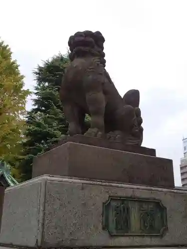 草加神社の狛犬