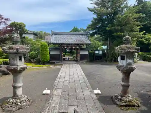 大室山龍渓院の山門