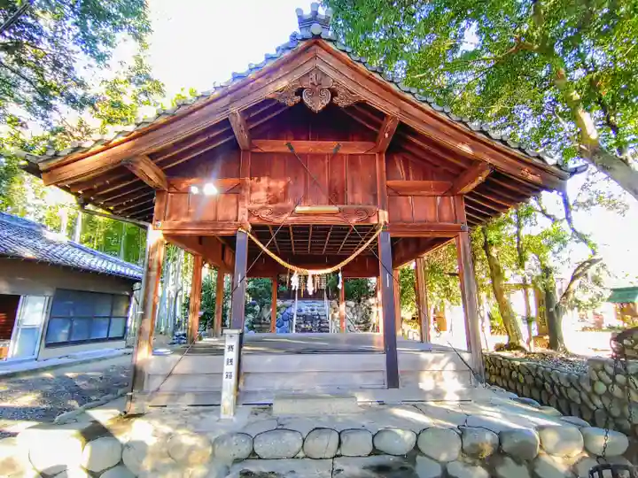 神明社荒神社(萩原町串作)の本殿・本堂