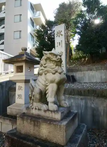 白金氷川神社の狛犬