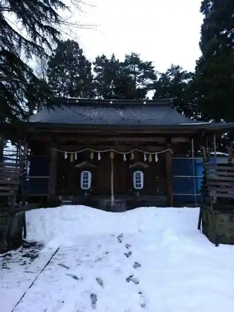 新荘護國神社の本殿