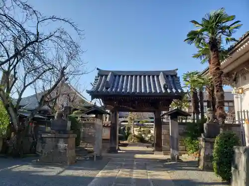 荘厳寺の山門