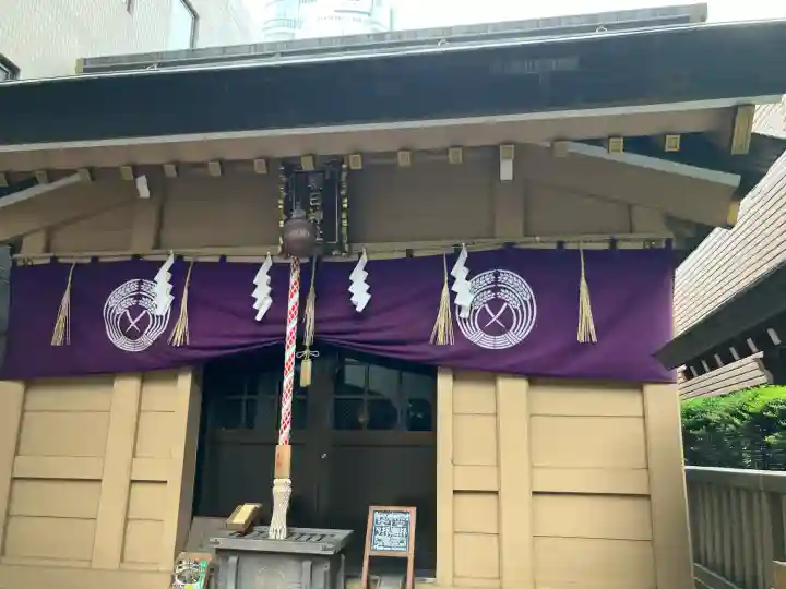 朝日神社の{uncategorized: "未分類", other: "その他", undefined: "問題あり", building: "その他建物", grave: "お墓", sacred_gate: "鳥居", guardian: "狛犬", statue: "像", buddha: "仏像", history: "歴史", nature: "自然", garden: "庭園", animal: "動物", pagoda: "塔", temizu: "手水舎", mountain_gate: "山門・神門", sanctuary: "本殿・本堂", subordinate: "末社・摂社", art: "芸術", scenery: "景色", jizo: "地蔵", ema: "絵馬", goshuin: "御朱印", omikuji: "おみくじ", items: "授与品その他", amulet: "お守り", goshuincho: "御朱印帳", eats: "食事", festival: "お祭り", votive_dance: "神楽", shichigosan: "七五三参", wedding: "結婚式", experience: "体験その他", initially: "初詣", around: "周辺", anti_infection: "感染症対策"}