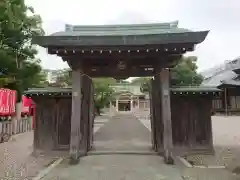 尾陽神社の山門