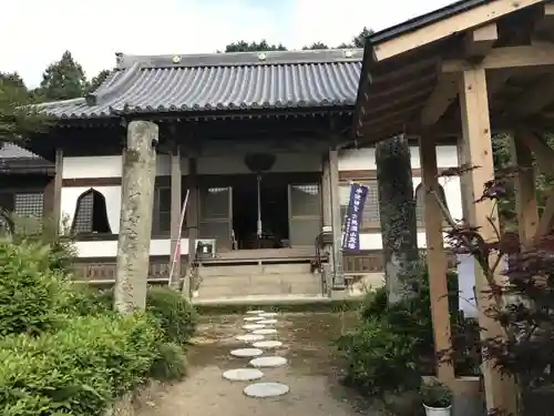 長慶寺の本殿