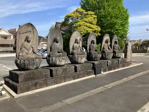 源心寺の{uncategorized: "未分類", other: "その他", undefined: "問題あり", building: "その他建物", grave: "お墓", sacred_gate: "鳥居", guardian: "狛犬", statue: "像", buddha: "仏像", history: "歴史", nature: "自然", garden: "庭園", animal: "動物", pagoda: "塔", temizu: "手水舎", mountain_gate: "山門・神門", sanctuary: "本殿・本堂", subordinate: "末社・摂社", art: "芸術", scenery: "景色", jizo: "地蔵", ema: "絵馬", goshuin: "御朱印", omikuji: "おみくじ", items: "授与品その他", amulet: "お守り", goshuincho: "御朱印帳", eats: "食事", festival: "お祭り", votive_dance: "神楽", shichigosan: "七五三参", wedding: "結婚式", experience: "体験その他", initially: "初詣", around: "周辺", anti_infection: "感染症対策"}