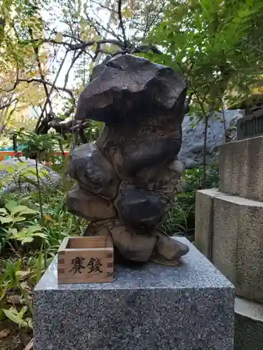 愛宕神社の像