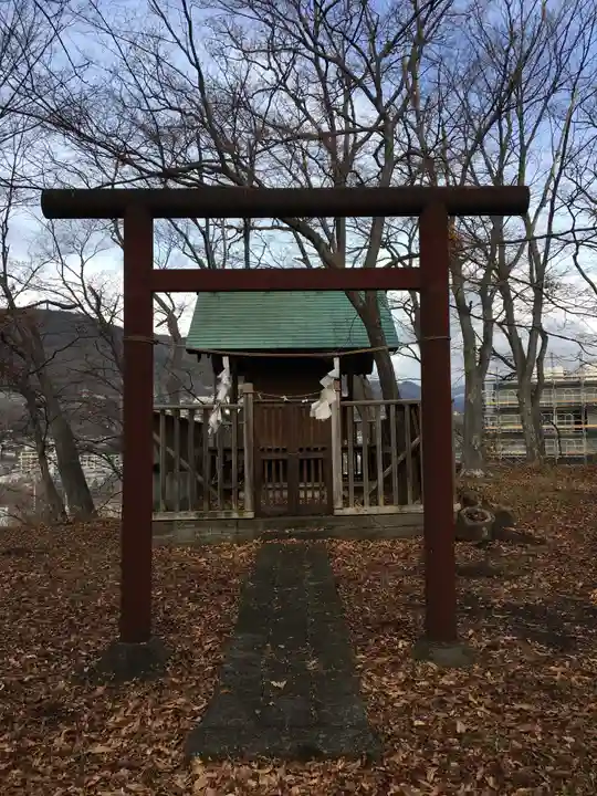 健御名方富命彦神別神社の末社・摂社