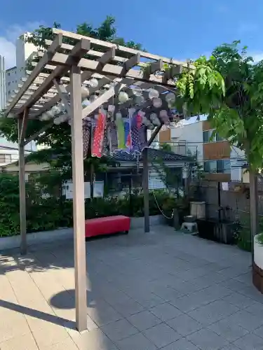 駒込妙義神社の{uncategorized: "未分類", other: "その他", undefined: "問題あり", building: "その他建物", grave: "お墓", sacred_gate: "鳥居", guardian: "狛犬", statue: "像", buddha: "仏像", history: "歴史", nature: "自然", garden: "庭園", animal: "動物", pagoda: "塔", temizu: "手水舎", mountain_gate: "山門・神門", sanctuary: "本殿・本堂", subordinate: "末社・摂社", art: "芸術", scenery: "景色", jizo: "地蔵", ema: "絵馬", goshuin: "御朱印", omikuji: "おみくじ", items: "授与品その他", amulet: "お守り", goshuincho: "御朱印帳", eats: "食事", festival: "お祭り", votive_dance: "神楽", shichigosan: "七五三参", wedding: "結婚式", experience: "体験その他", initially: "初詣", around: "周辺", anti_infection: "感染症対策"}