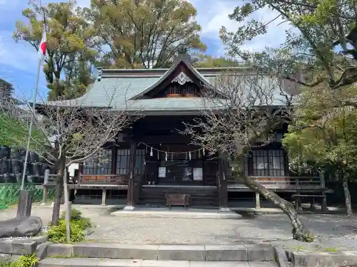 熊本大神宮の{uncategorized: "未分類", other: "その他", undefined: "問題あり", building: "その他建物", grave: "お墓", sacred_gate: "鳥居", guardian: "狛犬", statue: "像", buddha: "仏像", history: "歴史", nature: "自然", garden: "庭園", animal: "動物", pagoda: "塔", temizu: "手水舎", mountain_gate: "山門・神門", sanctuary: "本殿・本堂", subordinate: "末社・摂社", art: "芸術", scenery: "景色", jizo: "地蔵", ema: "絵馬", goshuin: "御朱印", omikuji: "おみくじ", items: "授与品その他", amulet: "お守り", goshuincho: "御朱印帳", eats: "食事", festival: "お祭り", votive_dance: "神楽", shichigosan: "七五三参", wedding: "結婚式", experience: "体験その他", initially: "初詣", around: "周辺", anti_infection: "感染症対策"}