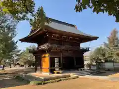 真観寺の山門