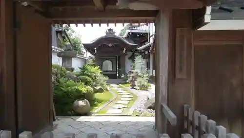 泰勝寺の山門