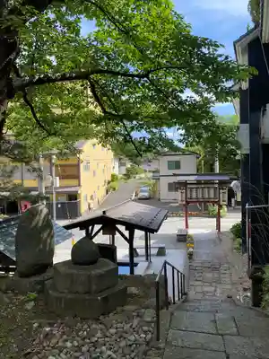 薬師堂(鶴の休石)(山形県)