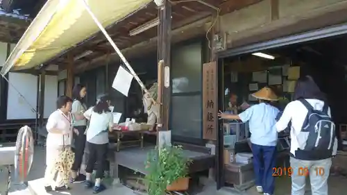 遍照寺の本殿・本堂