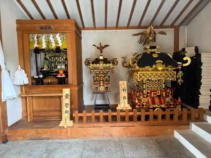 里之宮 湯殿山神社の{uncategorized: "未分類", other: "その他", undefined: "問題あり", building: "その他建物", grave: "お墓", sacred_gate: "鳥居", guardian: "狛犬", statue: "像", buddha: "仏像", history: "歴史", nature: "自然", garden: "庭園", animal: "動物", pagoda: "塔", temizu: "手水舎", mountain_gate: "山門・神門", sanctuary: "本殿・本堂", subordinate: "末社・摂社", art: "芸術", scenery: "景色", jizo: "地蔵", ema: "絵馬", goshuin: "御朱印", omikuji: "おみくじ", items: "授与品その他", amulet: "お守り", goshuincho: "御朱印帳", eats: "食事", festival: "お祭り", votive_dance: "神楽", shichigosan: "七五三参", wedding: "結婚式", experience: "体験その他", initially: "初詣", around: "周辺", anti_infection: "感染症対策"}