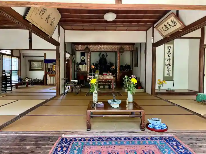 密蔵院の{uncategorized: "未分類", other: "その他", undefined: "問題あり", building: "その他建物", grave: "お墓", sacred_gate: "鳥居", guardian: "狛犬", statue: "像", buddha: "仏像", history: "歴史", nature: "自然", garden: "庭園", animal: "動物", pagoda: "塔", temizu: "手水舎", mountain_gate: "山門・神門", sanctuary: "本殿・本堂", subordinate: "末社・摂社", art: "芸術", scenery: "景色", jizo: "地蔵", ema: "絵馬", goshuin: "御朱印", omikuji: "おみくじ", items: "授与品その他", amulet: "お守り", goshuincho: "御朱印帳", eats: "食事", festival: "お祭り", votive_dance: "神楽", shichigosan: "七五三参", wedding: "結婚式", experience: "体験その他", initially: "初詣", around: "周辺", anti_infection: "感染症対策"}