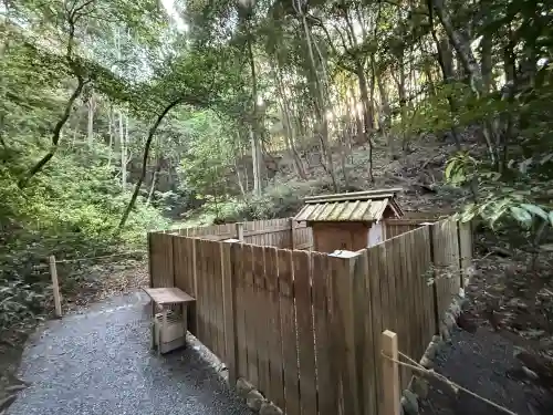 伊勢神宮外宮（豊受大神宮）の{uncategorized: "未分類", other: "その他", undefined: "問題あり", building: "その他建物", grave: "お墓", sacred_gate: "鳥居", guardian: "狛犬", statue: "像", buddha: "仏像", history: "歴史", nature: "自然", garden: "庭園", animal: "動物", pagoda: "塔", temizu: "手水舎", mountain_gate: "山門・神門", sanctuary: "本殿・本堂", subordinate: "末社・摂社", art: "芸術", scenery: "景色", jizo: "地蔵", ema: "絵馬", goshuin: "御朱印", omikuji: "おみくじ", items: "授与品その他", amulet: "お守り", goshuincho: "御朱印帳", eats: "食事", festival: "お祭り", votive_dance: "神楽", shichigosan: "七五三参", wedding: "結婚式", experience: "体験その他", initially: "初詣", around: "周辺", anti_infection: "感染症対策"}