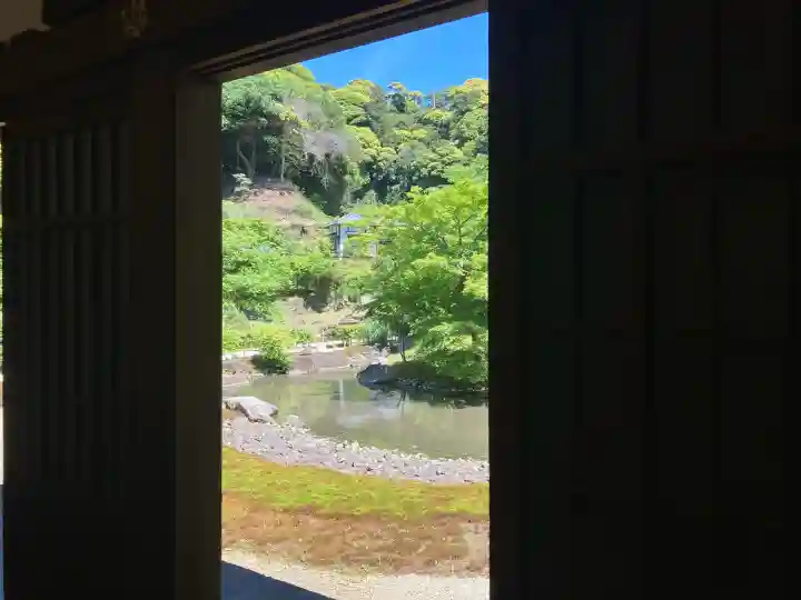 円覚寺の{uncategorized: "未分類", other: "その他", undefined: "問題あり", building: "その他建物", grave: "お墓", sacred_gate: "鳥居", guardian: "狛犬", statue: "像", buddha: "仏像", history: "歴史", nature: "自然", garden: "庭園", animal: "動物", pagoda: "塔", temizu: "手水舎", mountain_gate: "山門・神門", sanctuary: "本殿・本堂", subordinate: "末社・摂社", art: "芸術", scenery: "景色", jizo: "地蔵", ema: "絵馬", goshuin: "御朱印", omikuji: "おみくじ", items: "授与品その他", amulet: "お守り", goshuincho: "御朱印帳", eats: "食事", festival: "お祭り", votive_dance: "神楽", shichigosan: "七五三参", wedding: "結婚式", experience: "体験その他", initially: "初詣", around: "周辺", anti_infection: "感染症対策"}