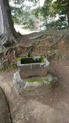 三社神社の手水舎