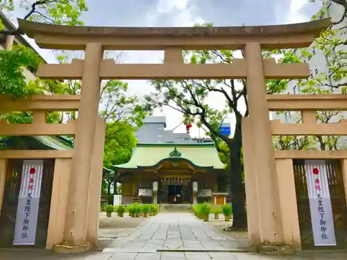 坐摩神社の鳥居