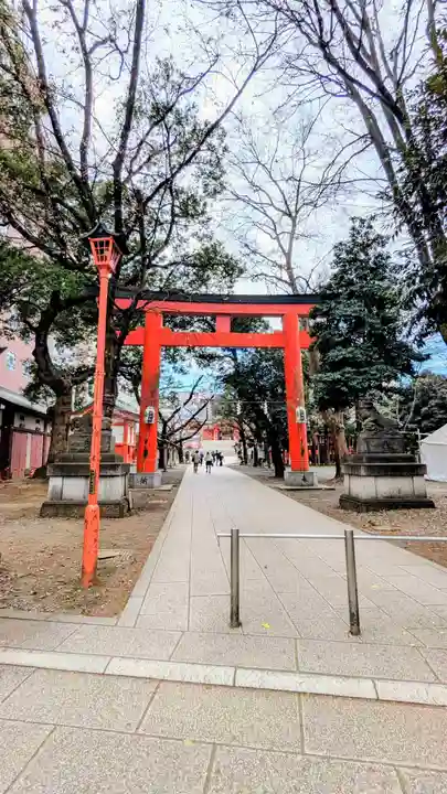 花園神社の鳥居