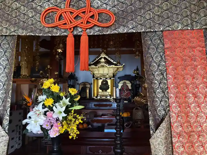 長光寺の{uncategorized: "未分類", other: "その他", undefined: "問題あり", building: "その他建物", grave: "お墓", sacred_gate: "鳥居", guardian: "狛犬", statue: "像", buddha: "仏像", history: "歴史", nature: "自然", garden: "庭園", animal: "動物", pagoda: "塔", temizu: "手水舎", mountain_gate: "山門・神門", sanctuary: "本殿・本堂", subordinate: "末社・摂社", art: "芸術", scenery: "景色", jizo: "地蔵", ema: "絵馬", goshuin: "御朱印", omikuji: "おみくじ", items: "授与品その他", amulet: "お守り", goshuincho: "御朱印帳", eats: "食事", festival: "お祭り", votive_dance: "神楽", shichigosan: "七五三参", wedding: "結婚式", experience: "体験その他", initially: "初詣", around: "周辺", anti_infection: "感染症対策"}