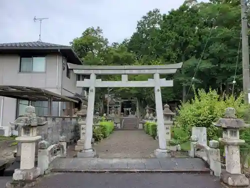 立志神社の鳥居