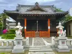 新田稲荷神社の本殿