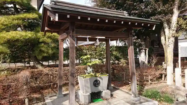 人丸神社(小中町)の手水舎