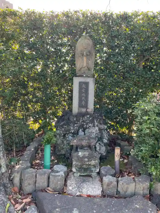 蓮光寺の{uncategorized: "未分類", other: "その他", undefined: "問題あり", building: "その他建物", grave: "お墓", sacred_gate: "鳥居", guardian: "狛犬", statue: "像", buddha: "仏像", history: "歴史", nature: "自然", garden: "庭園", animal: "動物", pagoda: "塔", temizu: "手水舎", mountain_gate: "山門・神門", sanctuary: "本殿・本堂", subordinate: "末社・摂社", art: "芸術", scenery: "景色", jizo: "地蔵", ema: "絵馬", goshuin: "御朱印", omikuji: "おみくじ", items: "授与品その他", amulet: "お守り", goshuincho: "御朱印帳", eats: "食事", festival: "お祭り", votive_dance: "神楽", shichigosan: "七五三参", wedding: "結婚式", experience: "体験その他", initially: "初詣", around: "周辺", anti_infection: "感染症対策"}