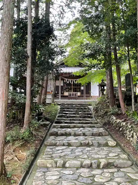 玉野御嶽神社の本殿・本堂
