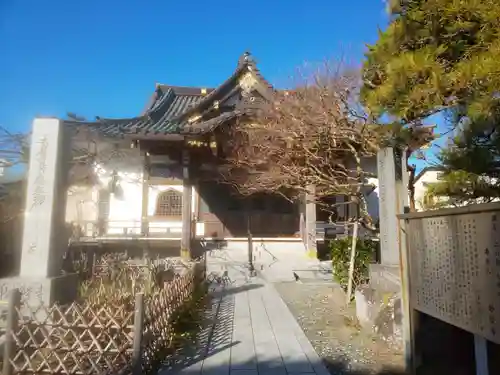 妙隆寺の本殿・本堂