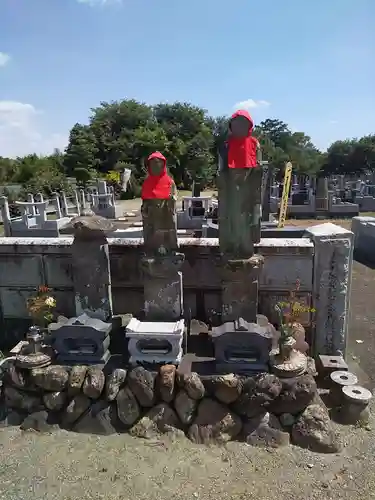 箕輪山満行院霊巖寺の地蔵