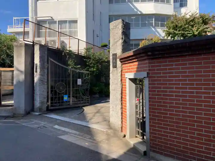 勝専寺の山門・神門