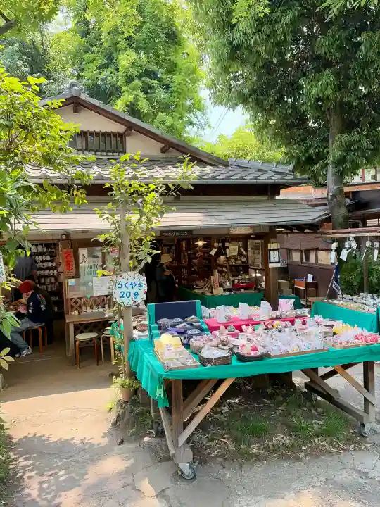 深大寺の{uncategorized: "未分類", other: "その他", undefined: "問題あり", building: "その他建物", grave: "お墓", sacred_gate: "鳥居", guardian: "狛犬", statue: "像", buddha: "仏像", history: "歴史", nature: "自然", garden: "庭園", animal: "動物", pagoda: "塔", temizu: "手水舎", mountain_gate: "山門・神門", sanctuary: "本殿・本堂", subordinate: "末社・摂社", art: "芸術", scenery: "景色", jizo: "地蔵", ema: "絵馬", goshuin: "御朱印", omikuji: "おみくじ", items: "授与品その他", amulet: "お守り", goshuincho: "御朱印帳", eats: "食事", festival: "お祭り", votive_dance: "神楽", shichigosan: "七五三参", wedding: "結婚式", experience: "体験その他", initially: "初詣", around: "周辺", anti_infection: "感染症対策"}