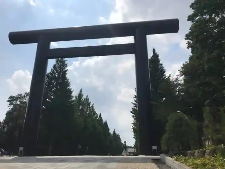 靖國神社の鳥居