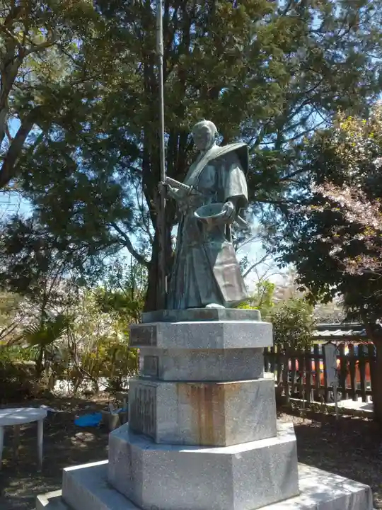 光雲神社の像