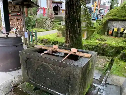 日石寺の手水