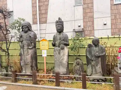 谷中西光寺の{uncategorized: "未分類", other: "その他", undefined: "問題あり", building: "その他建物", grave: "お墓", sacred_gate: "鳥居", guardian: "狛犬", statue: "像", buddha: "仏像", history: "歴史", nature: "自然", garden: "庭園", animal: "動物", pagoda: "塔", temizu: "手水舎", mountain_gate: "山門・神門", sanctuary: "本殿・本堂", subordinate: "末社・摂社", art: "芸術", scenery: "景色", jizo: "地蔵", ema: "絵馬", goshuin: "御朱印", omikuji: "おみくじ", items: "授与品その他", amulet: "お守り", goshuincho: "御朱印帳", eats: "食事", festival: "お祭り", votive_dance: "神楽", shichigosan: "七五三参", wedding: "結婚式", experience: "体験その他", initially: "初詣", around: "周辺", anti_infection: "感染症対策"}
