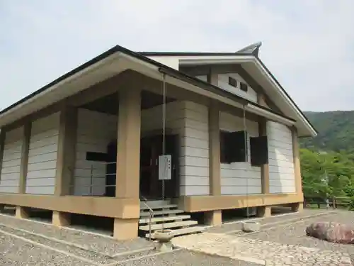 鶏足寺の本殿・本堂