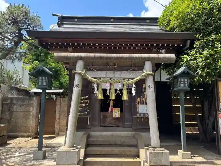 太子堂八幡神社の{uncategorized: "未分類", other: "その他", undefined: "問題あり", building: "その他建物", grave: "お墓", sacred_gate: "鳥居", guardian: "狛犬", statue: "像", buddha: "仏像", history: "歴史", nature: "自然", garden: "庭園", animal: "動物", pagoda: "塔", temizu: "手水舎", mountain_gate: "山門・神門", sanctuary: "本殿・本堂", subordinate: "末社・摂社", art: "芸術", scenery: "景色", jizo: "地蔵", ema: "絵馬", goshuin: "御朱印", omikuji: "おみくじ", items: "授与品その他", amulet: "お守り", goshuincho: "御朱印帳", eats: "食事", festival: "お祭り", votive_dance: "神楽", shichigosan: "七五三参", wedding: "結婚式", experience: "体験その他", initially: "初詣", around: "周辺", anti_infection: "感染症対策"}