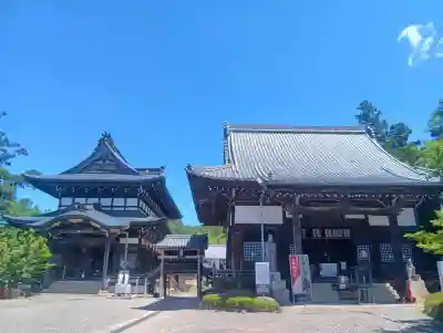 関善光寺の{uncategorized: "未分類", other: "その他", undefined: "問題あり", building: "その他建物", grave: "お墓", sacred_gate: "鳥居", guardian: "狛犬", statue: "像", buddha: "仏像", history: "歴史", nature: "自然", garden: "庭園", animal: "動物", pagoda: "塔", temizu: "手水舎", mountain_gate: "山門・神門", sanctuary: "本殿・本堂", subordinate: "末社・摂社", art: "芸術", scenery: "景色", jizo: "地蔵", ema: "絵馬", goshuin: "御朱印", omikuji: "おみくじ", items: "授与品その他", amulet: "お守り", goshuincho: "御朱印帳", eats: "食事", festival: "お祭り", votive_dance: "神楽", shichigosan: "七五三参", wedding: "結婚式", experience: "体験その他", initially: "初詣", around: "周辺", anti_infection: "感染症対策"}