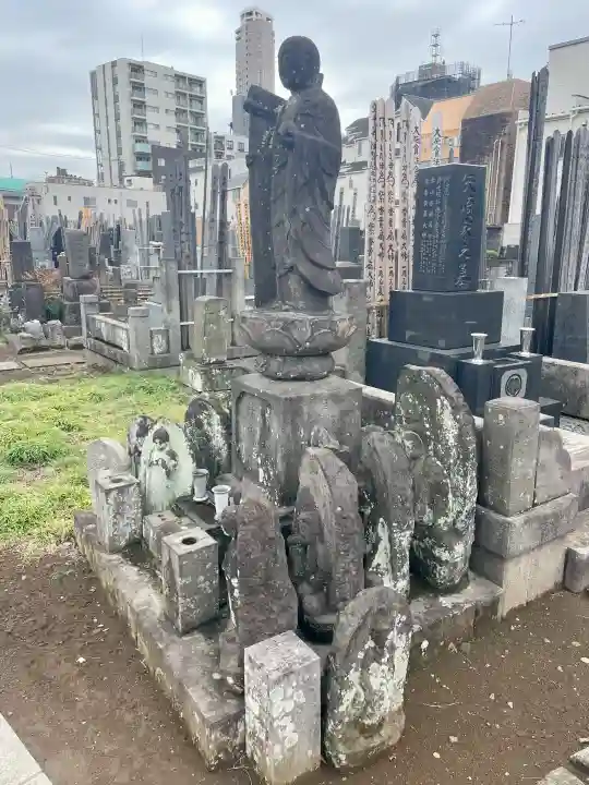宝祥寺の{uncategorized: "未分類", other: "その他", undefined: "問題あり", building: "その他建物", grave: "お墓", sacred_gate: "鳥居", guardian: "狛犬", statue: "像", buddha: "仏像", history: "歴史", nature: "自然", garden: "庭園", animal: "動物", pagoda: "塔", temizu: "手水舎", mountain_gate: "山門・神門", sanctuary: "本殿・本堂", subordinate: "末社・摂社", art: "芸術", scenery: "景色", jizo: "地蔵", ema: "絵馬", goshuin: "御朱印", omikuji: "おみくじ", items: "授与品その他", amulet: "お守り", goshuincho: "御朱印帳", eats: "食事", festival: "お祭り", votive_dance: "神楽", shichigosan: "七五三参", wedding: "結婚式", experience: "体験その他", initially: "初詣", around: "周辺", anti_infection: "感染症対策"}