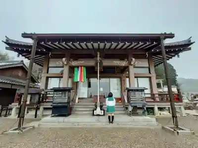 弥勒寺の本殿・本堂