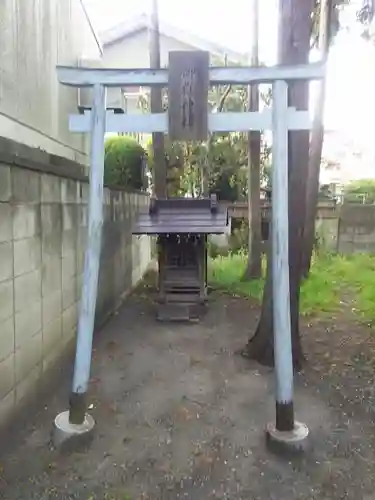 女體神社 の末社