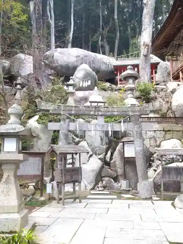 由加山 由加神社本宮の末社・摂社