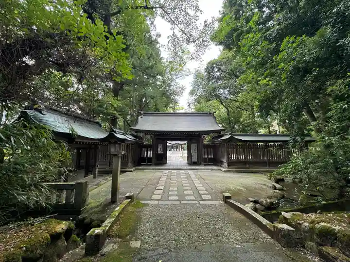 雄山神社前立社壇の山門・神門