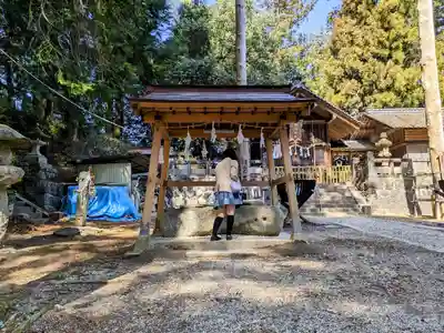 飯沼諏訪神社の手水舎